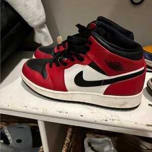 Jordan 1 mid sneakers